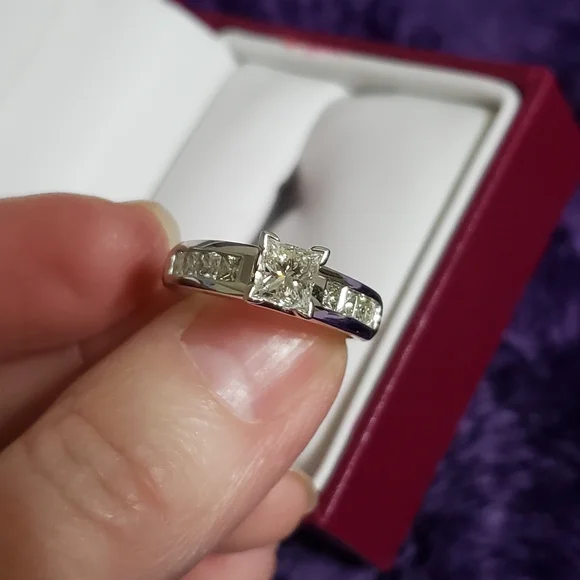 Helzberg Diamonds 14k White Gold Princess Diamond Engagement Ring 💞💎💍 - Picture 10 of 17
